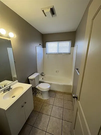 3 bed, 966 sqft, $1,500 — Photo 4