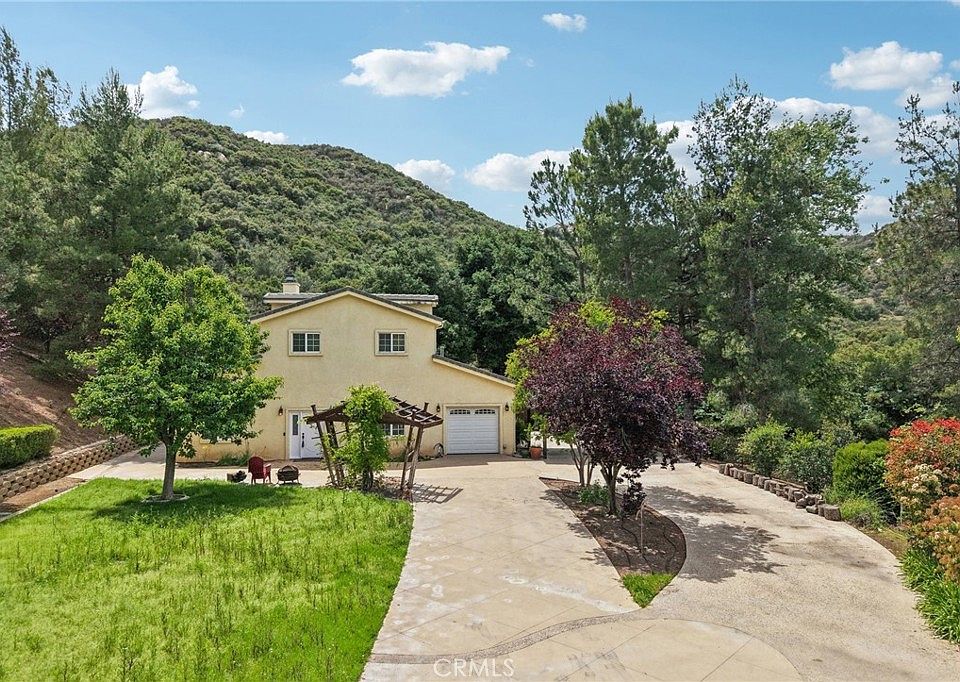 1st image of 41225 Hacienda Dr
