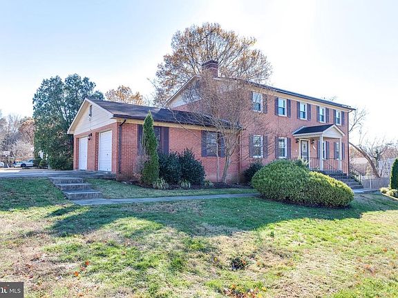 3rd image of 5707 Mansfield Dr