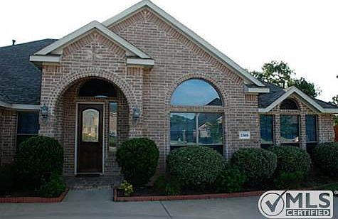 1st image of 3308 Oak Run Ln