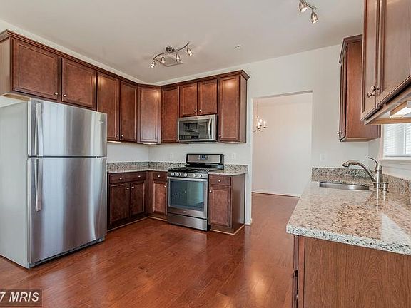 2nd image of 625 Quarry View Ct Unit 206