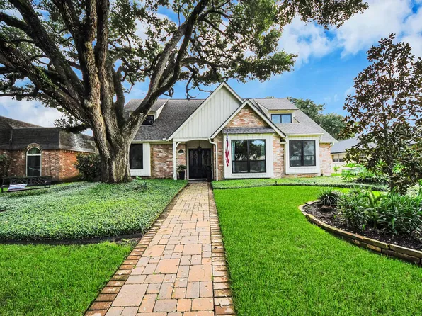 722 Chevy Chase Cir, Sugar Land, TX 77478