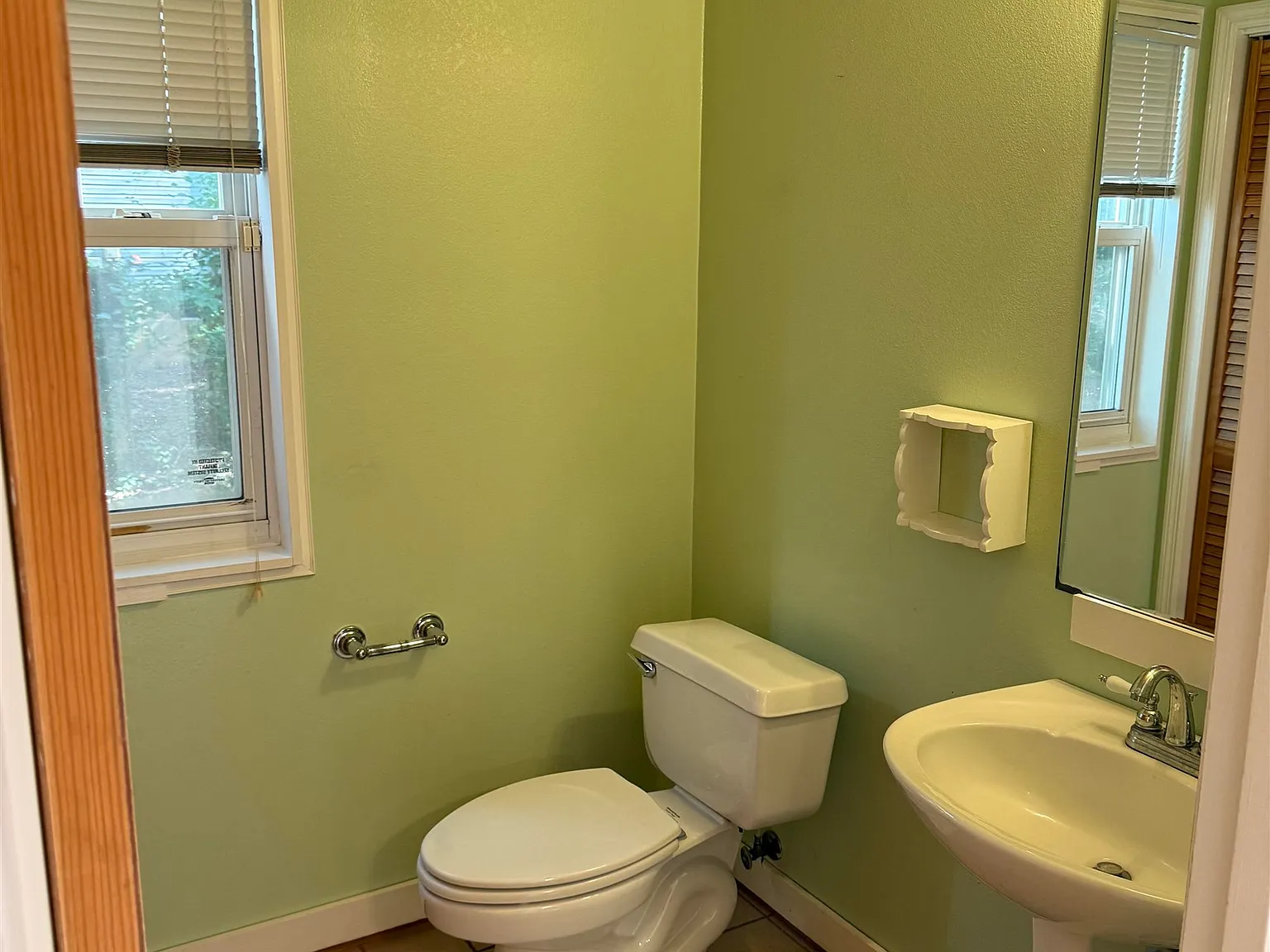 4 bed, 3.5 bath, 1997 sqft, $2,500 — Photo 4