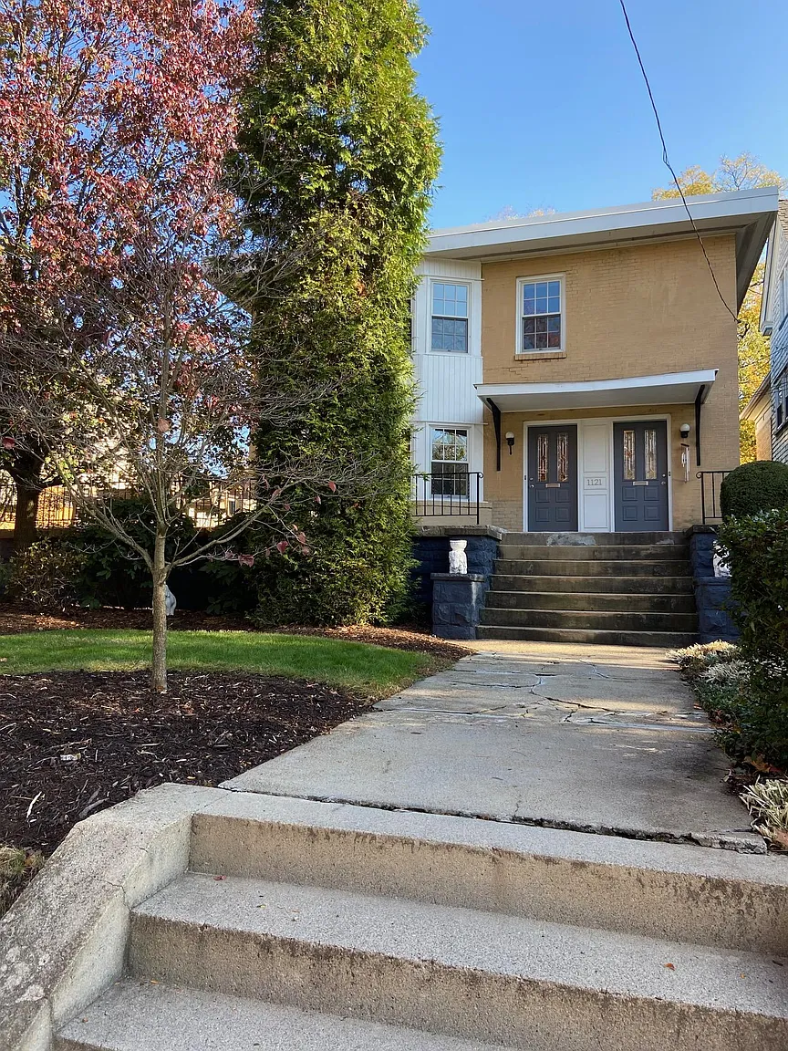 1121 Wightman St photo 1