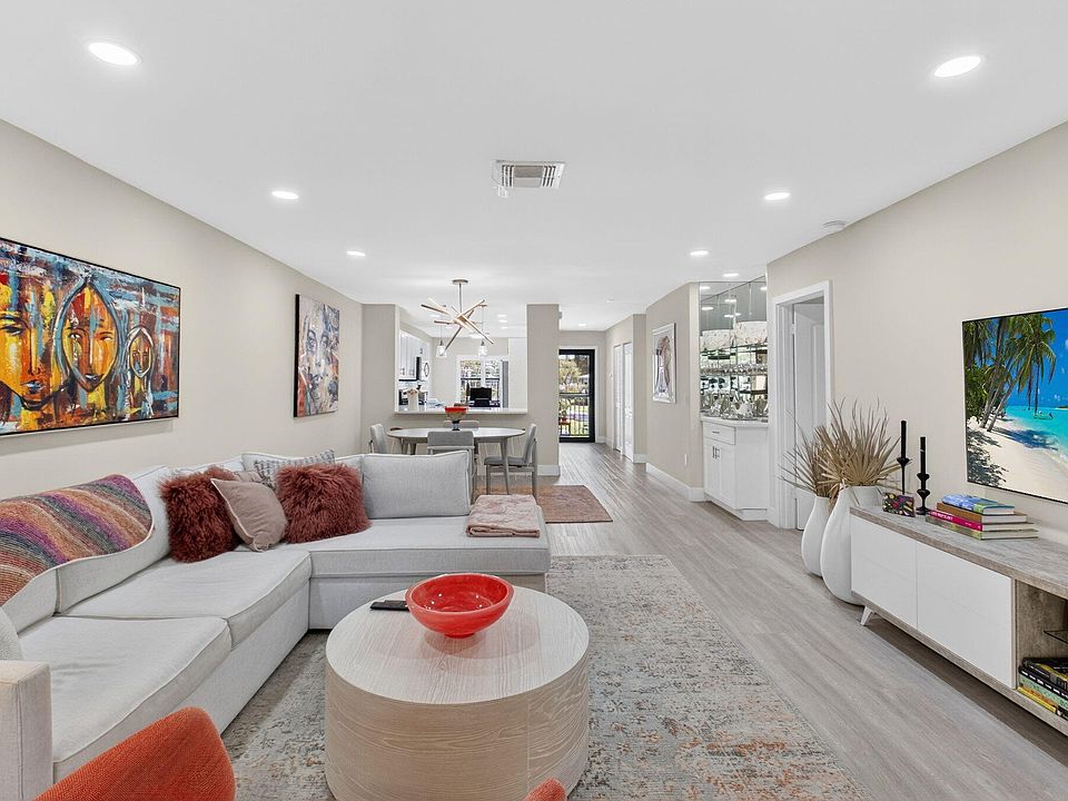 1st image of 17 Stratford Drive #D