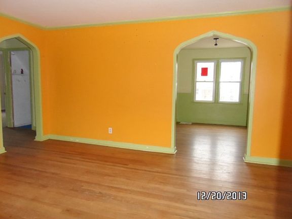 2nd image of 4742 Catalina St