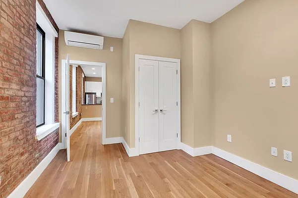 Rented by Cooper & Cooper Real Estate | media 23