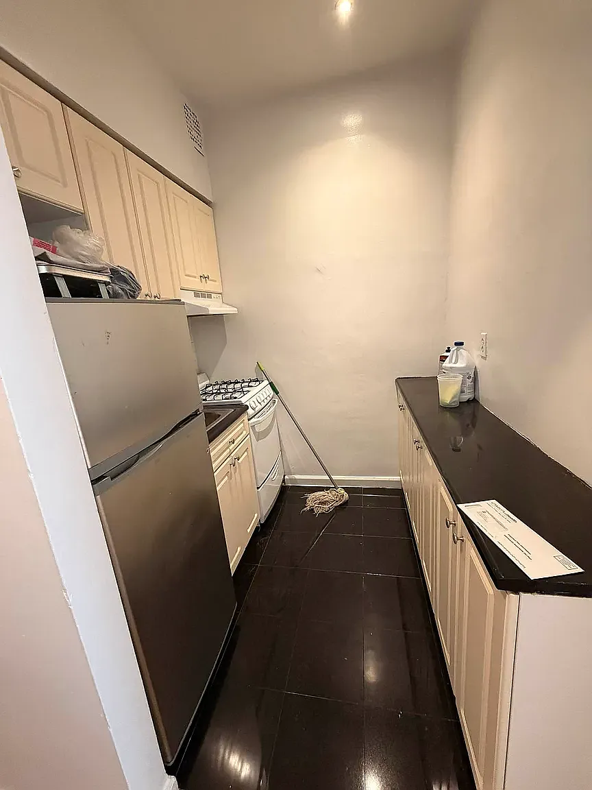 418 East 88th Street — Photo 3