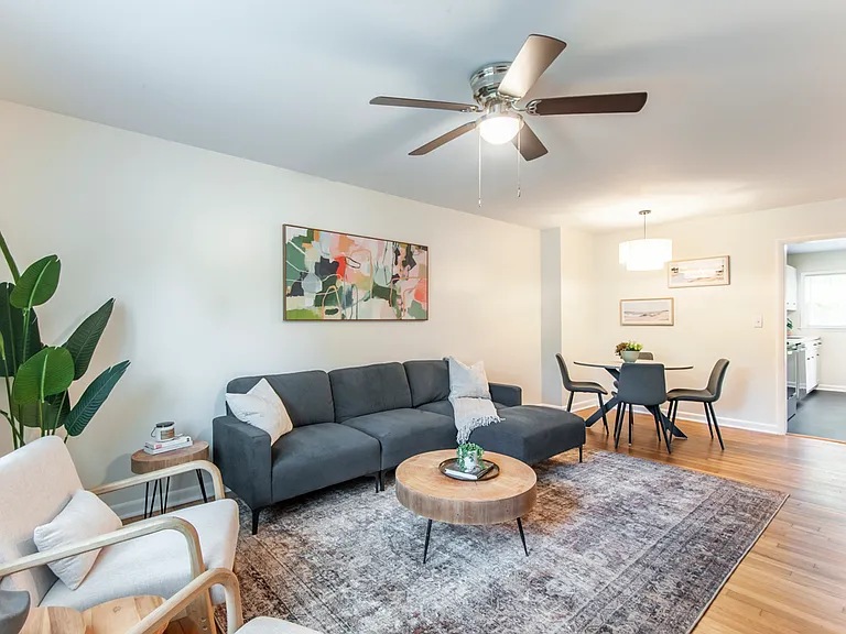 2218 Wayne Ave #B — Photo 4