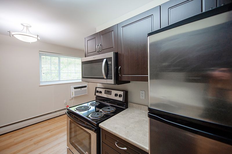 Winnipeg Apartment for rent - 2 Bedrooms — photo 2