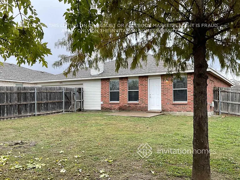 1676 Wildrose Dr — Photo 11