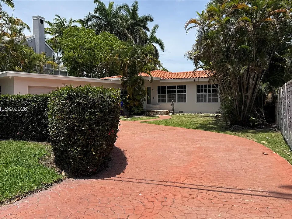 921 Belle Meade Island Dr