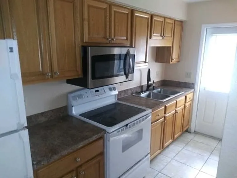 608 Cortez St — Photo 8