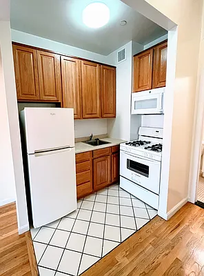 Rented by Keller Williams NYC | media 4