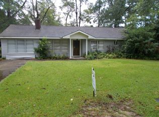 285 Sunset Dr, Greenville, AL 36037