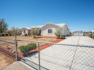 12362 Quinnault Rd, Apple Valley, CA 92308
