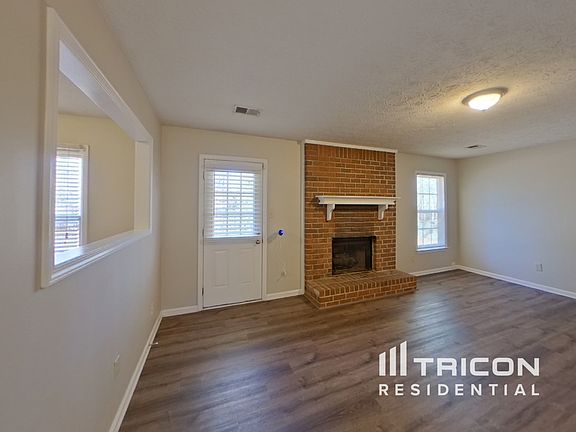 2nd image of 401 Deergrass Trl