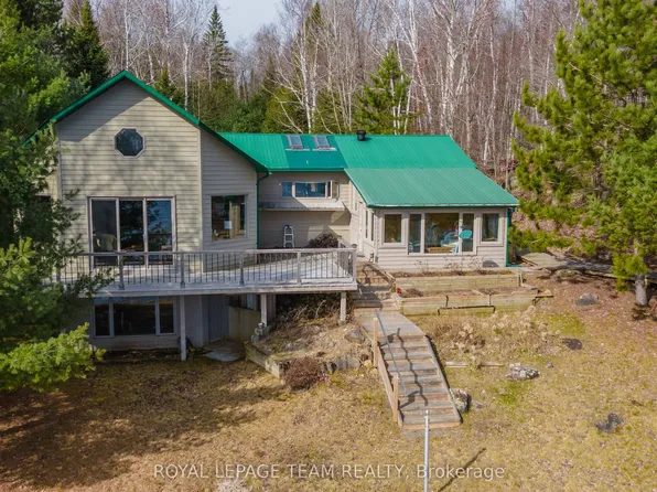 36 Whites Rd, South Algonquin, ON K0J 1B0
