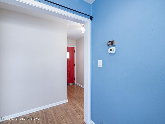 2nd image of 932 Park Ave