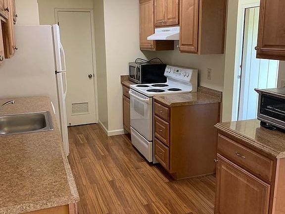 3rd image of 2336 Solano Ave