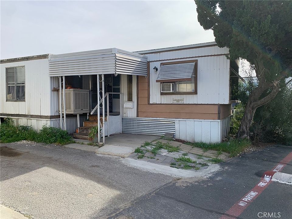 1st image of 2865 W Rialto Ave Space 2