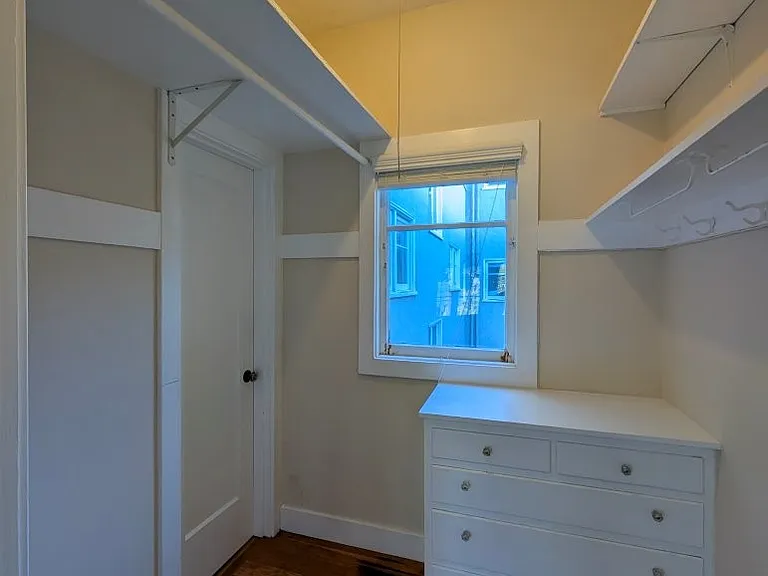 2427 Hilgard Ave — Photo 18
