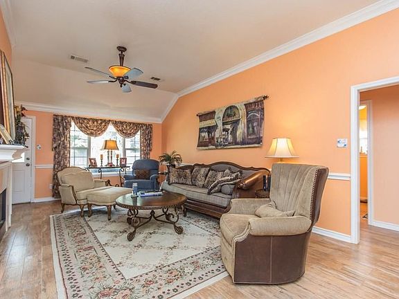 Very Light & Bright with High Ceilings.