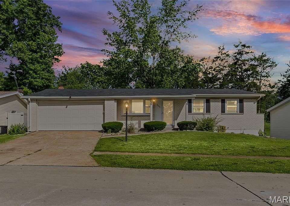 1st image of 2607 Camino Dr