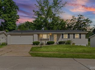 2607 Camino Dr, Saint Louis, MO 63125