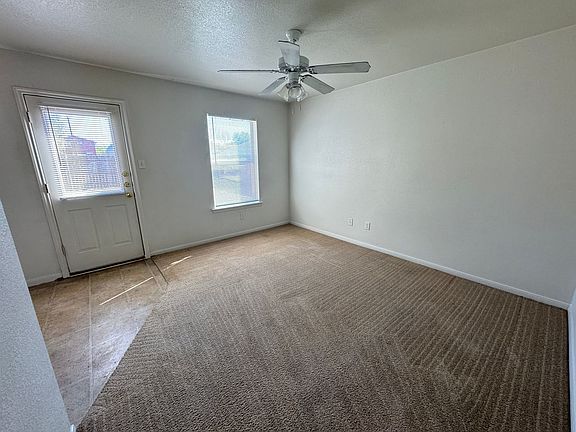 2nd image of 504 Manhattan Dr APT B
