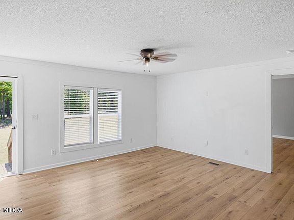 5th image of 263 Blounts Chapel Rd