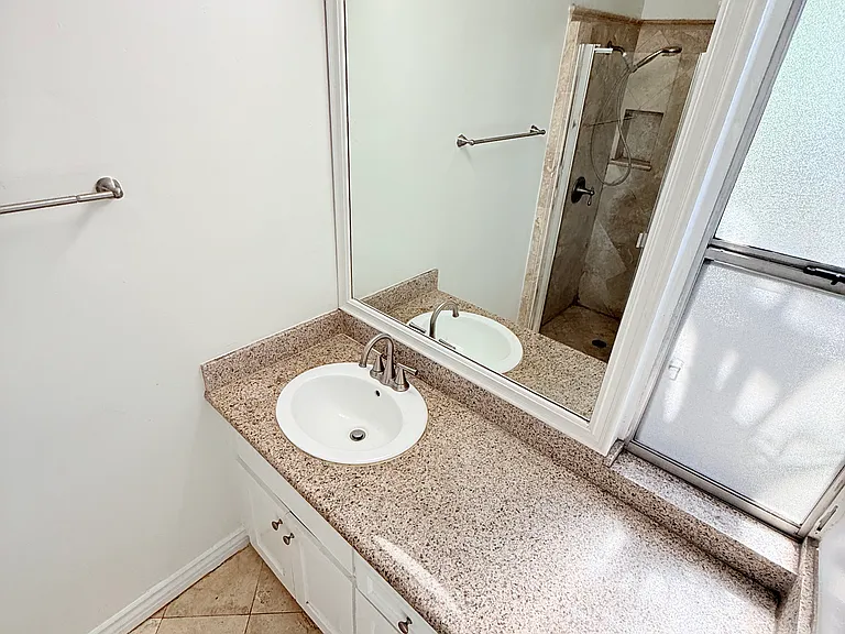 1226 N Fuller Ave #22 — Photo 8