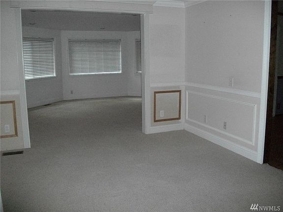 3rd image of 11024 139th Street Ct E