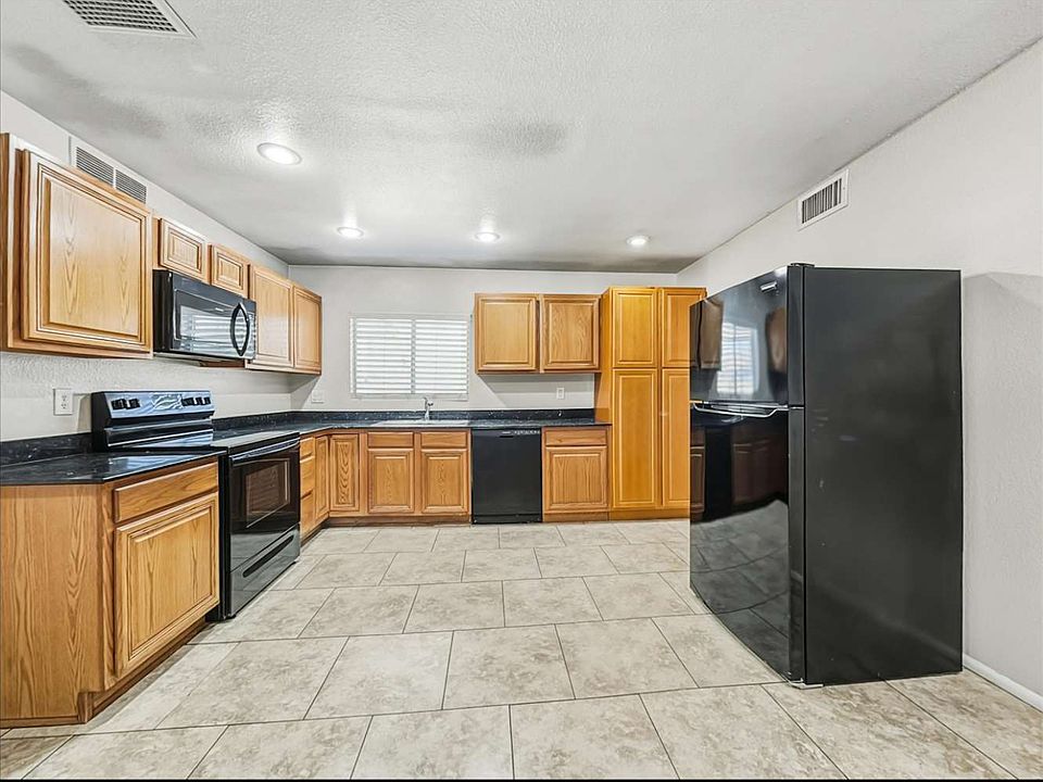 1st image of 5031 W Hubbell St