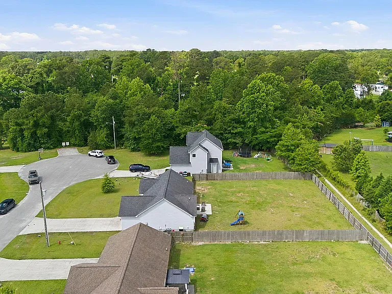210 Brice Ct — Photo 39