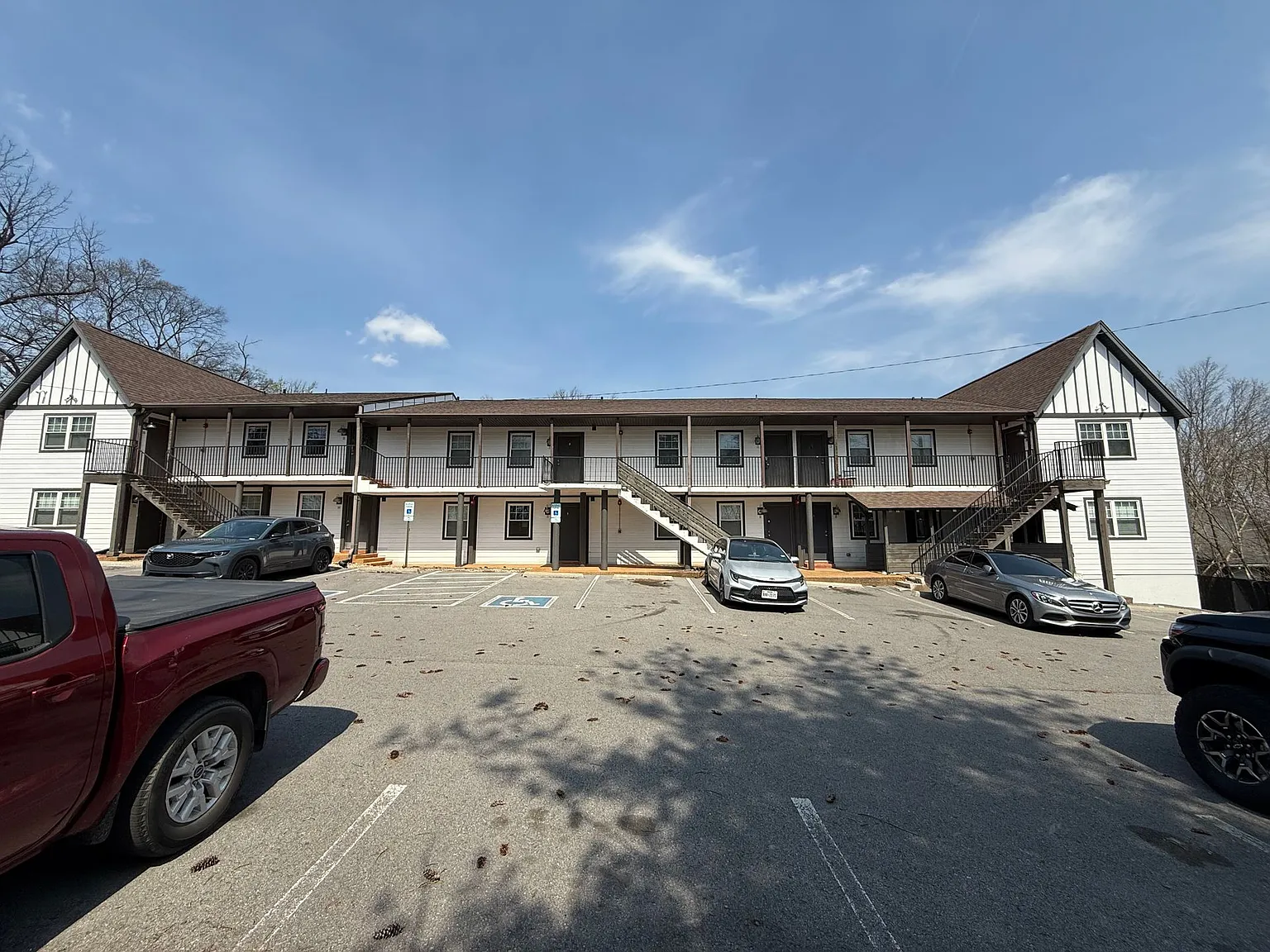 The Ridgewood Apartments in Woodbine - Remodeled Units - Gated Access - Convenient - Ample Parkin... — Photo 2