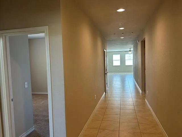 4 bed, 2.5 bath, 2261 sqft, $2,535 — Photo 4
