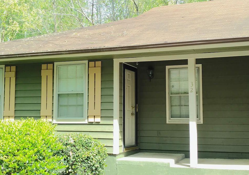 1st image of 32 Oakwood Dr