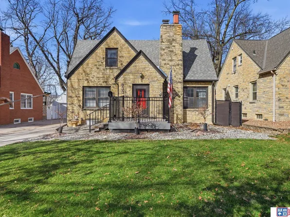 833 Elmwood Ave, Lincoln, NE 68510
