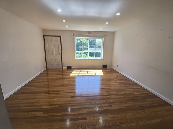 4th image of 515 High St