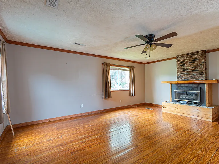 460 Lansing Edmond Rd — Photo 19