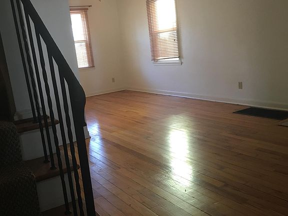3rd image of 1387 Doten Ave