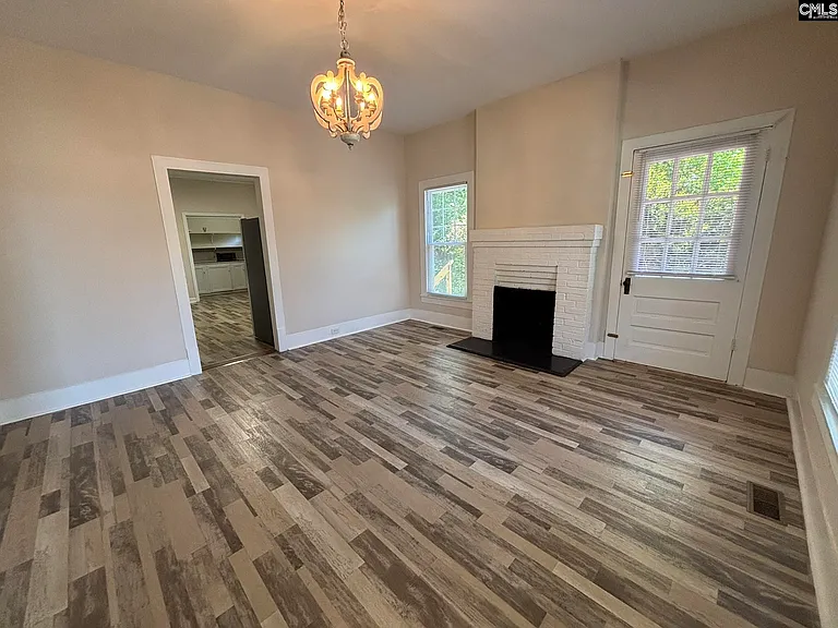 161 Columbia Ave — Photo 5
