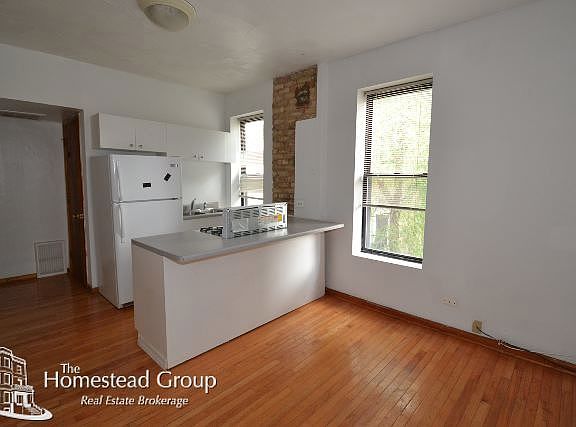 5th image of 1040 W School Street # Front Fl 2nd