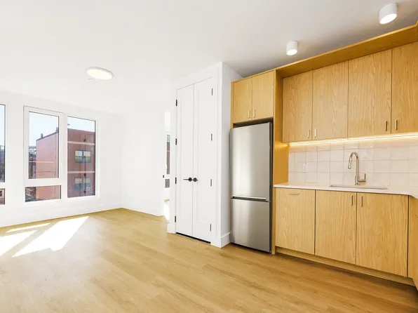 649 Hart Street image 1 of 25