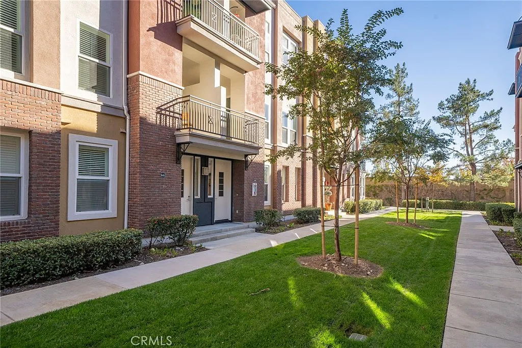 3 bed, 1658 sqft, $3,650 — Photo 1