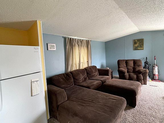4th image of 26 Riverview Dr
