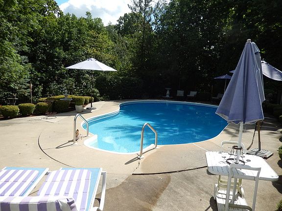 4th image of 26 Wildwood Dr
