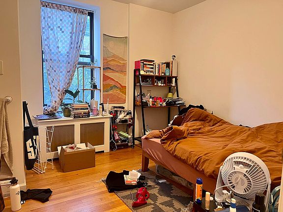 3rd image of 400 E 91st St APT 1D