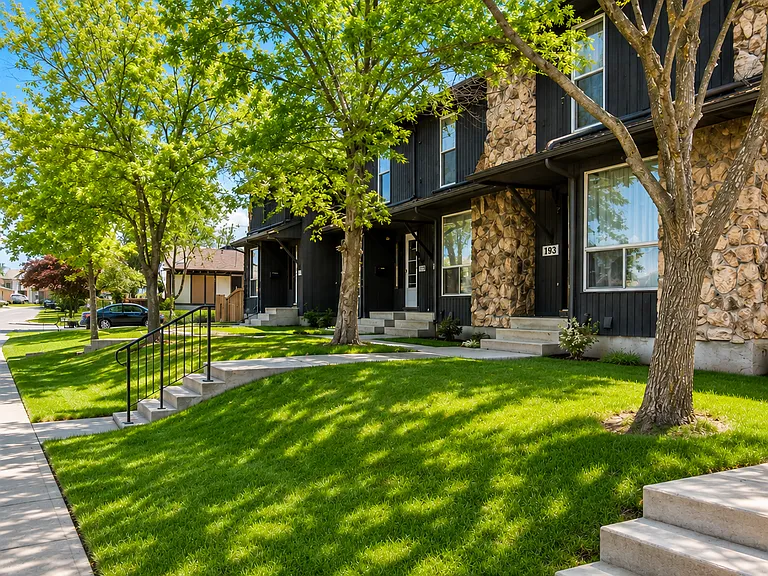 245 Dunluce Rd NW — Photo 12